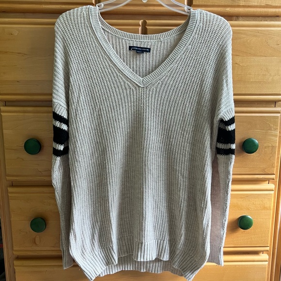 American Eagle Sweater - Picture 3 of 4
